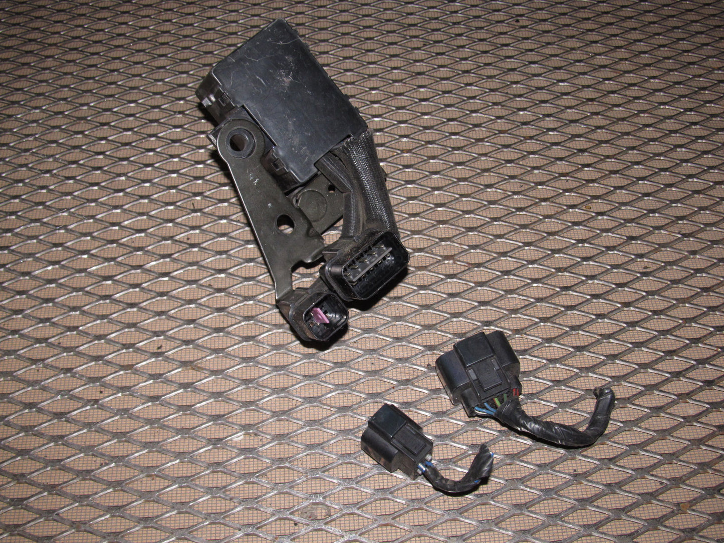 91 92 93 Dodge Stealth OEM Radiator Fan A/C Clutch Fan Relay Fuse Box