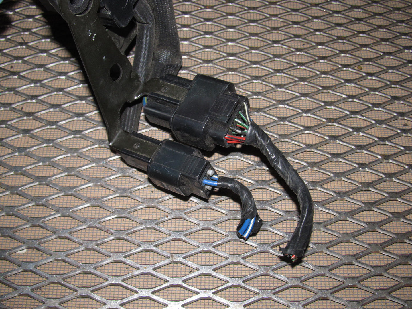 91 92 93 Dodge Stealth OEM Radiator Fan A/C Clutch Fan Relay Fuse Box