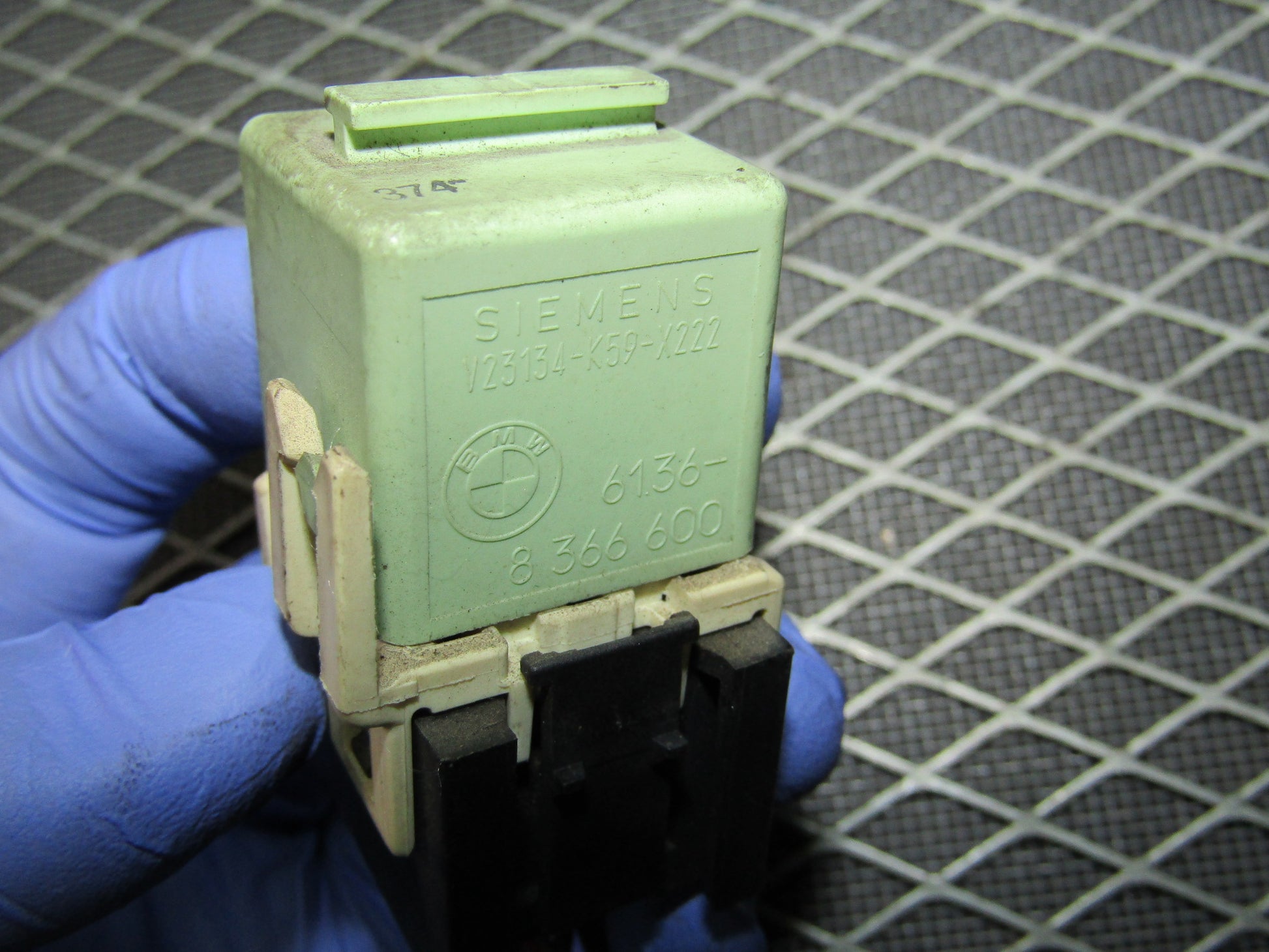 1992-1995 BMW 325 OEM Relay - 6136-8 366 600