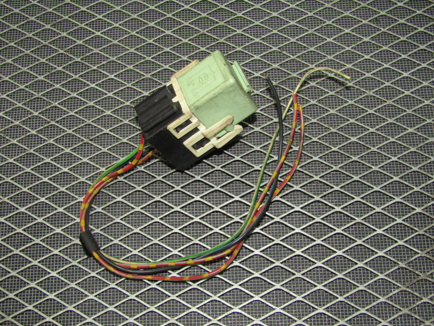 1992-1995 BMW 325 OEM Relay - 6136-8 366 600