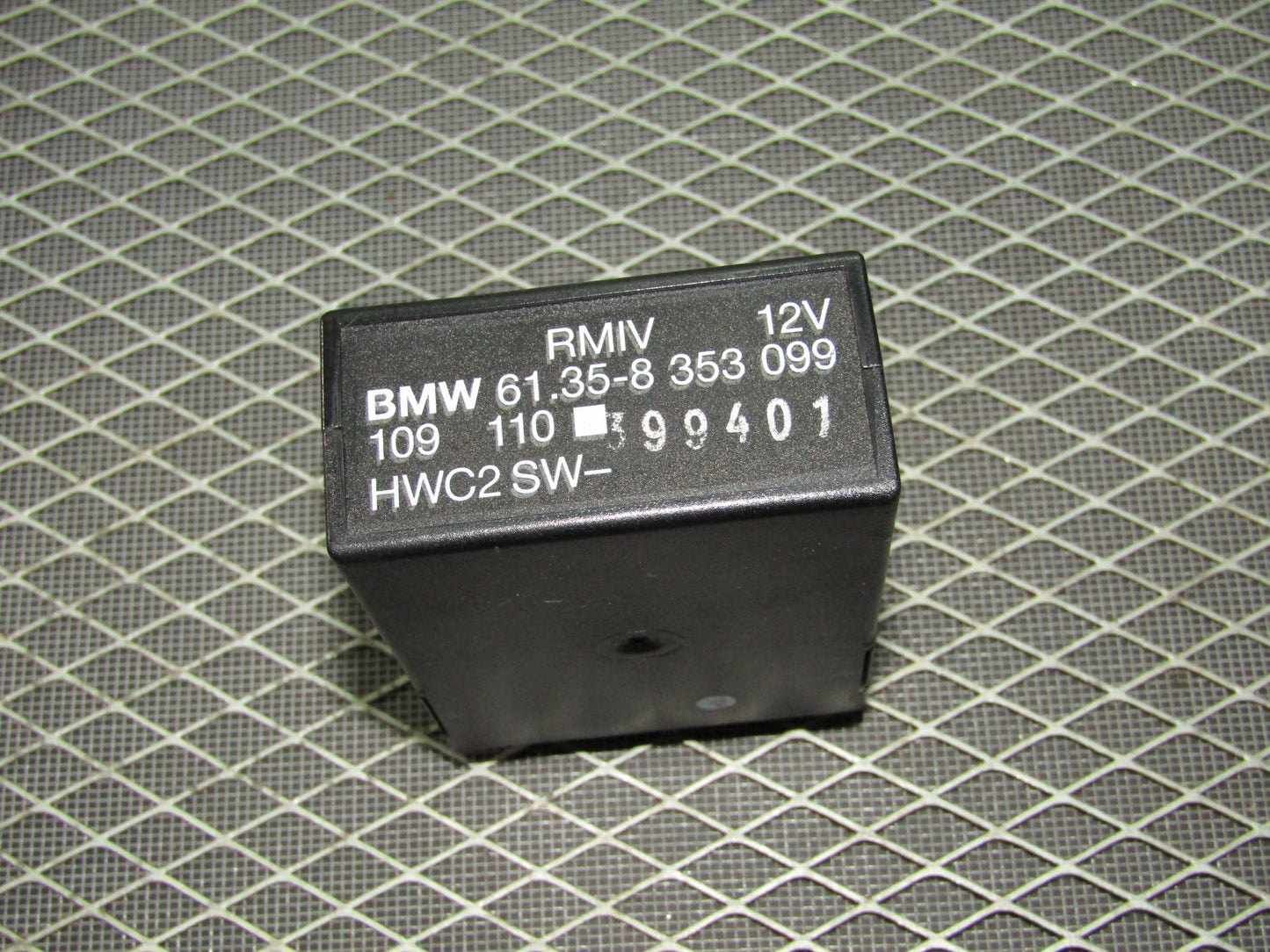 1992-1995 BMW 325 OEM Relay RMIV - 61.35-8 353 099 109