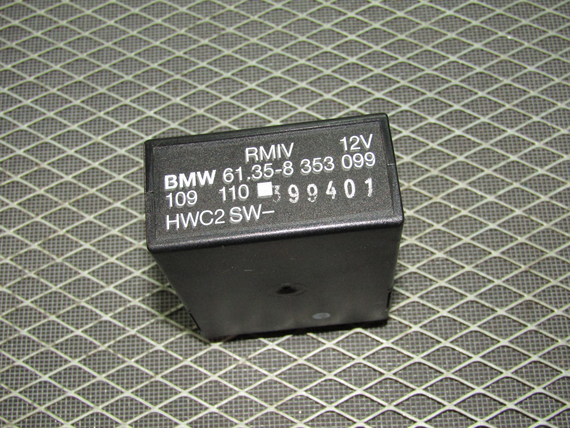1992-1995 BMW 325 OEM Relay RMIV - 61.35-8 353 099 109