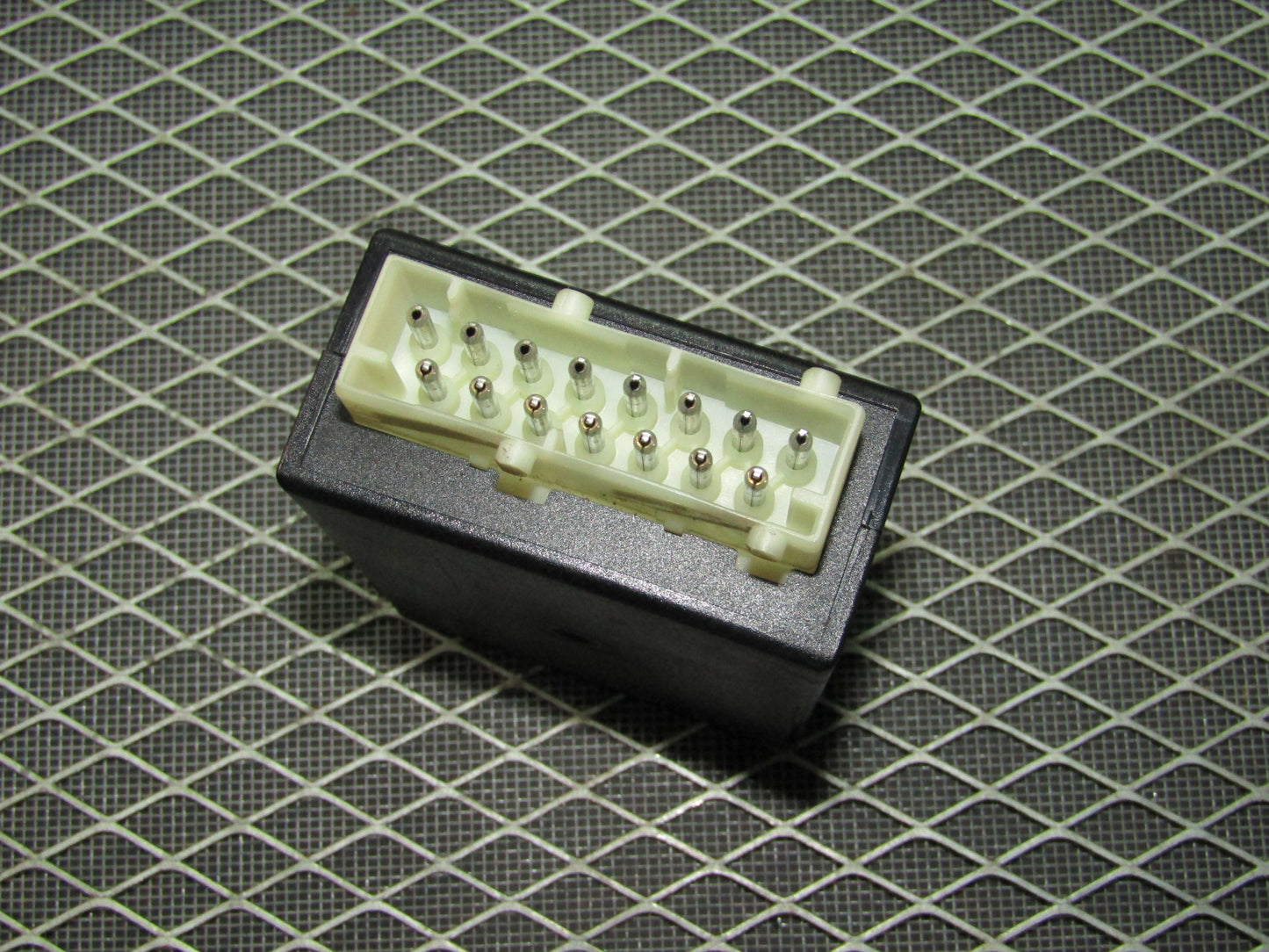 1992-1995 BMW 325 OEM Relay RMIV - 61.35-8 353 099 109