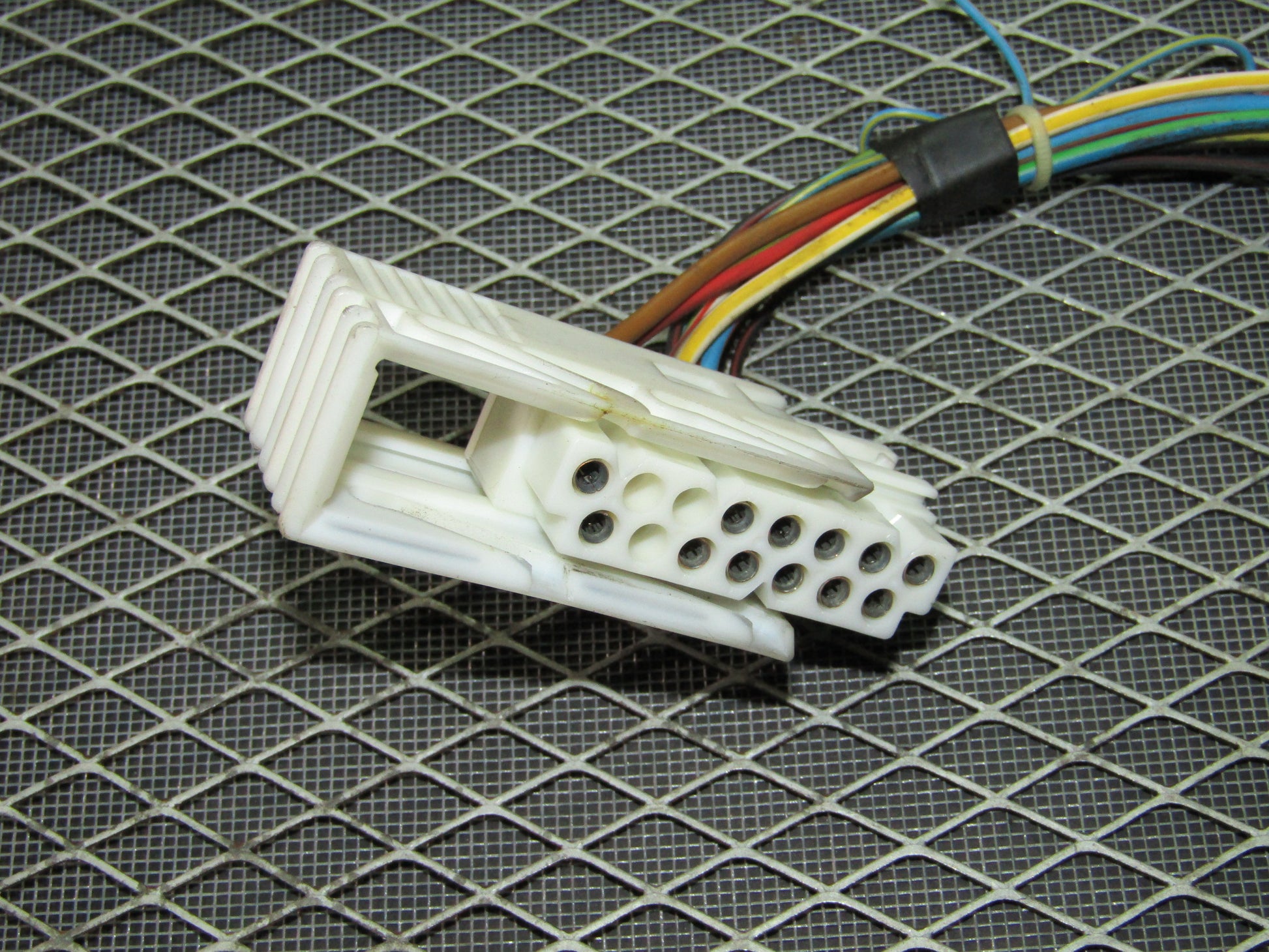 1992-1995 BMW 325 OEM Relay RMIV Pigtail Harness