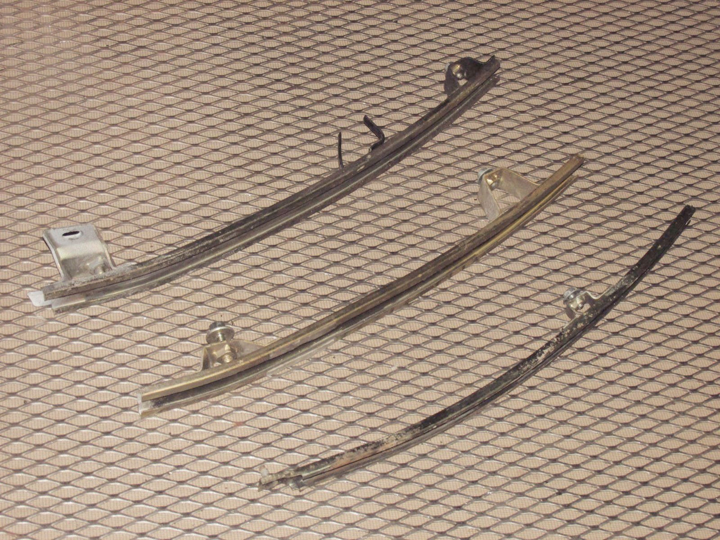 90 91 92 93 94 95 96 Nissan 300zx OEM Window Guide - Left