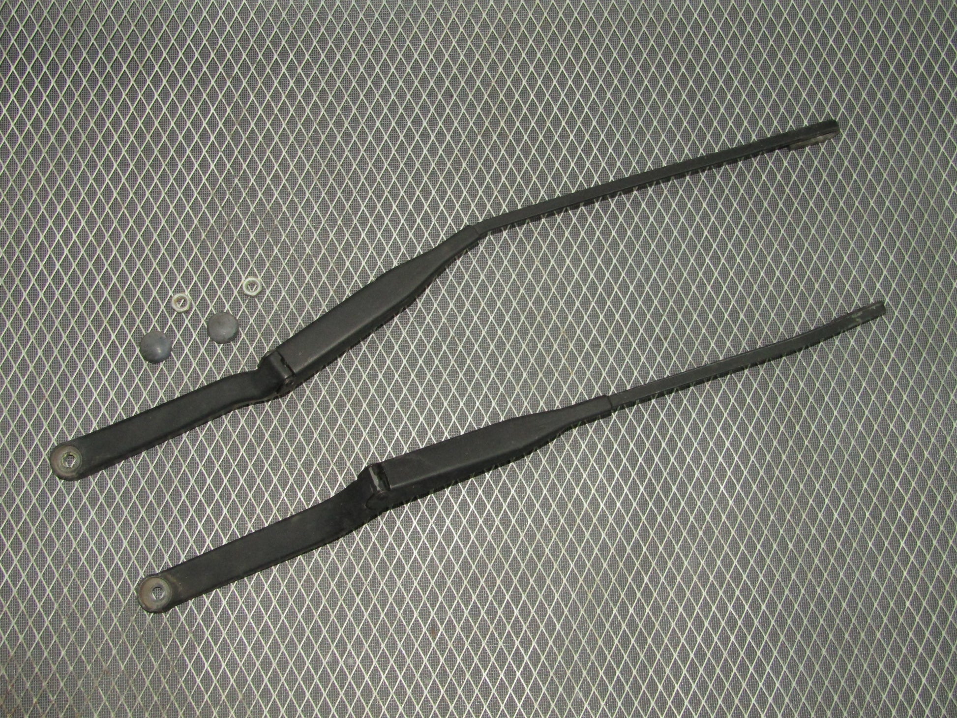 1992-1995 BMW 325 OEM Front Wiper Arm