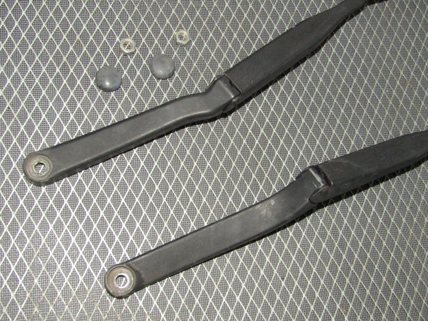 1992-1995 BMW 325 OEM Front Wiper Arm