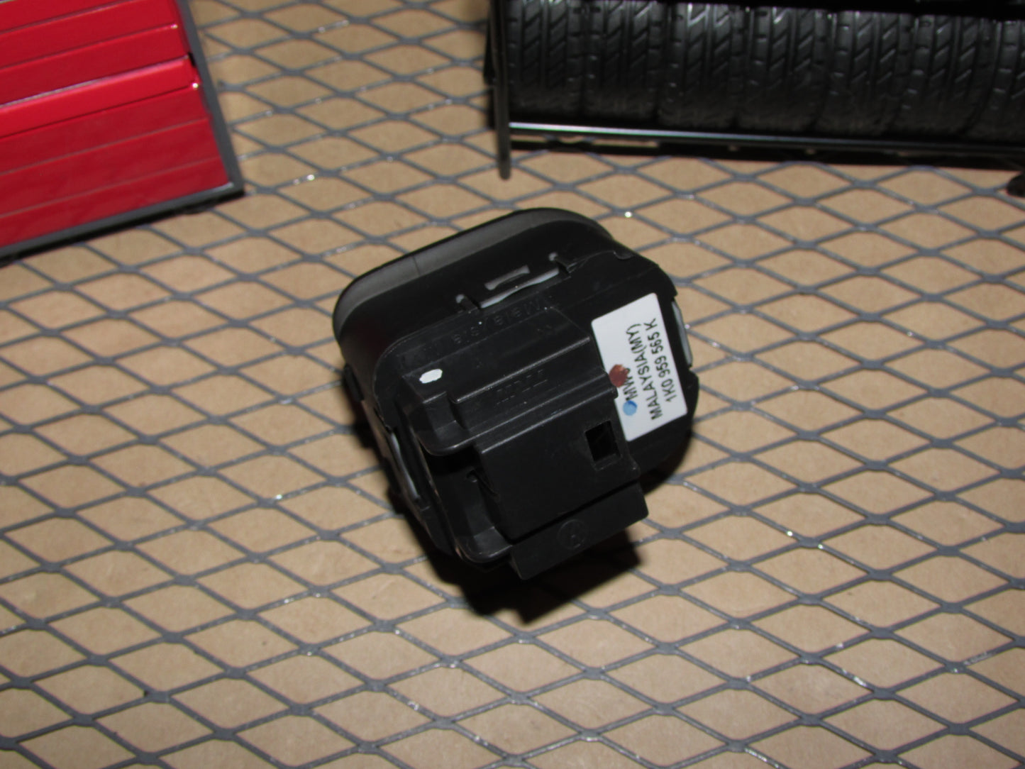 09 10 11 12 13 14 15 16 Volkswagen Tiguan OEM Power Mirror Switch