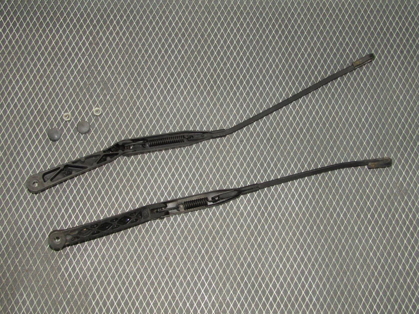 1992-1995 BMW 325 OEM Front Wiper Arm