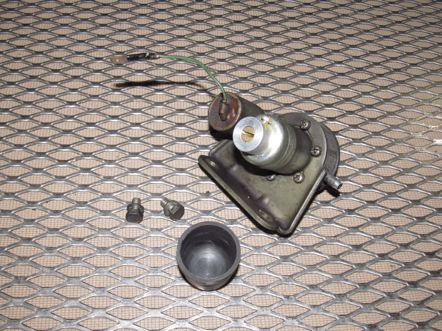 72 73 Datsun 240z OEM Engine Vacuum Motor Valve