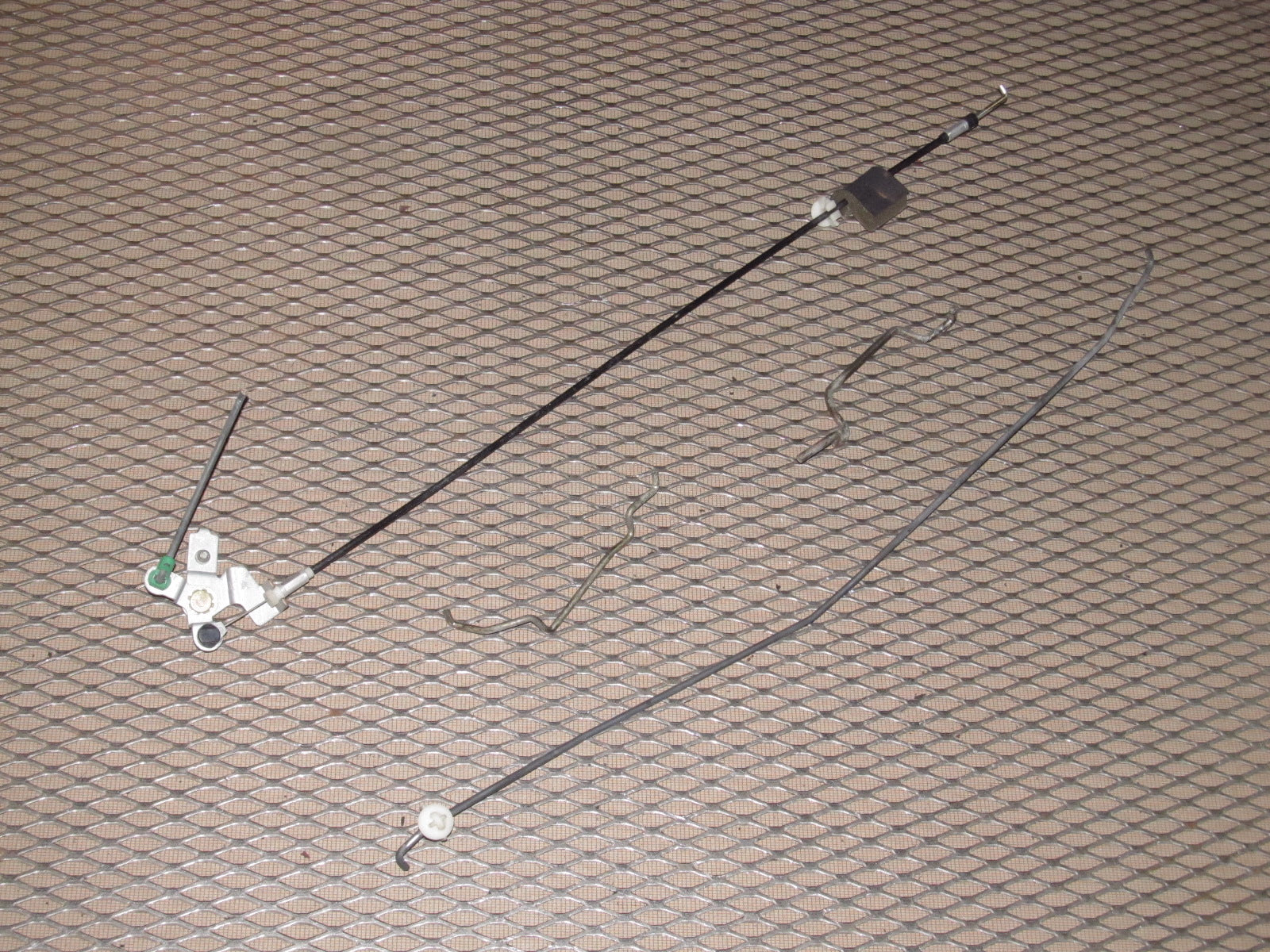 90 91 92 93 94 95 96 Nissan 300zx OEM Door Handle Linkage & Cable - Left