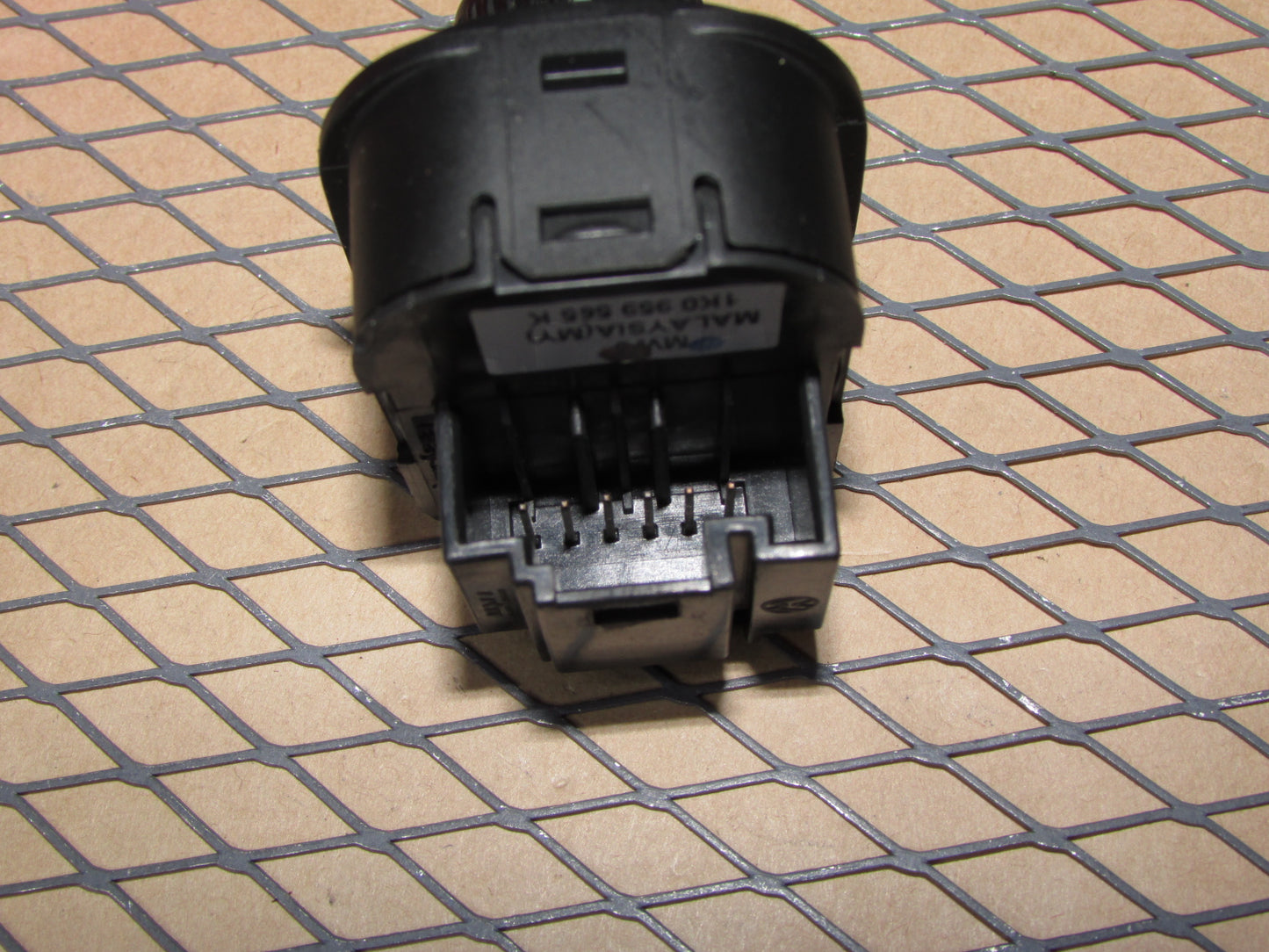 09 10 11 12 13 14 15 16 Volkswagen Tiguan OEM Power Mirror Switch