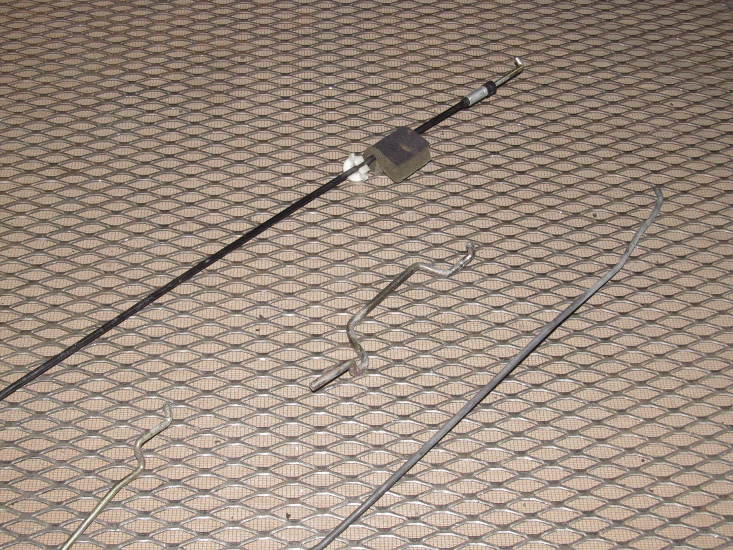 90 91 92 93 94 95 96 Nissan 300zx OEM Door Handle Linkage & Cable - Left
