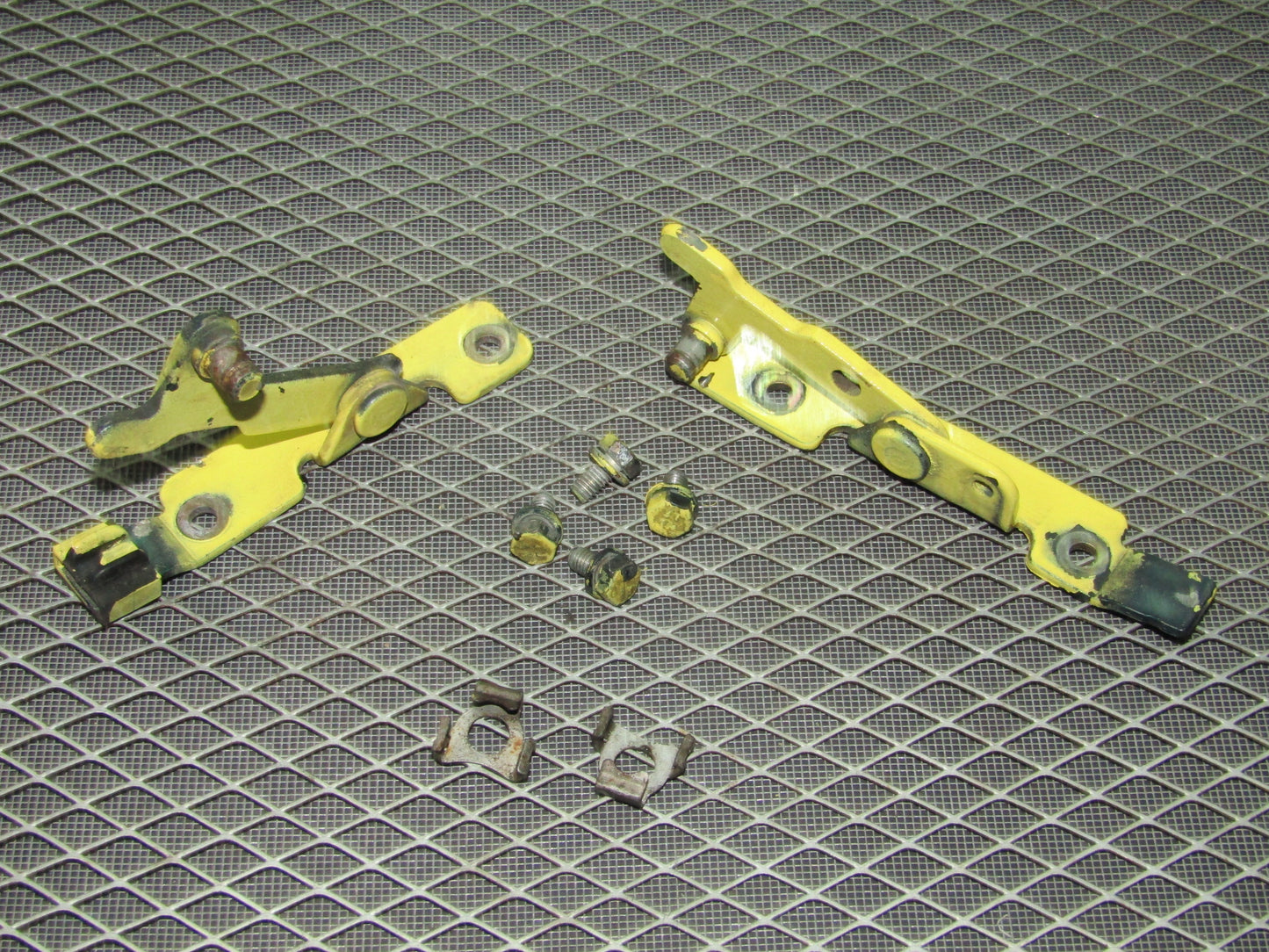 1992-1995 BMW 325 OEM Hood Shock Holder Hinges