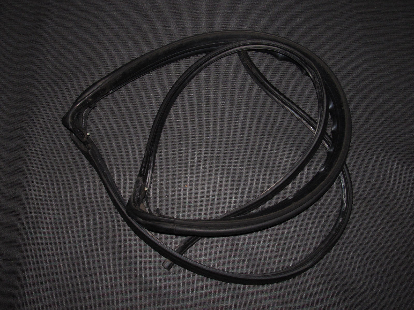 94 95 96 97 Mazda Miata OEM Front Windshield Convertible Weather Stripping