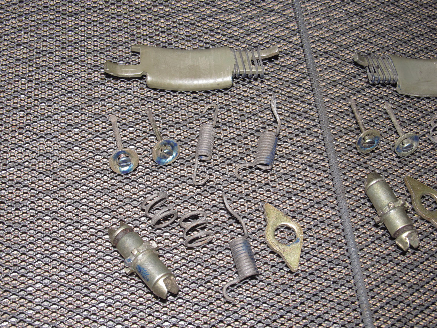 90 91 92 93 94 95 96 Nissan 300zx OEM Rear Drum Brake Hardware