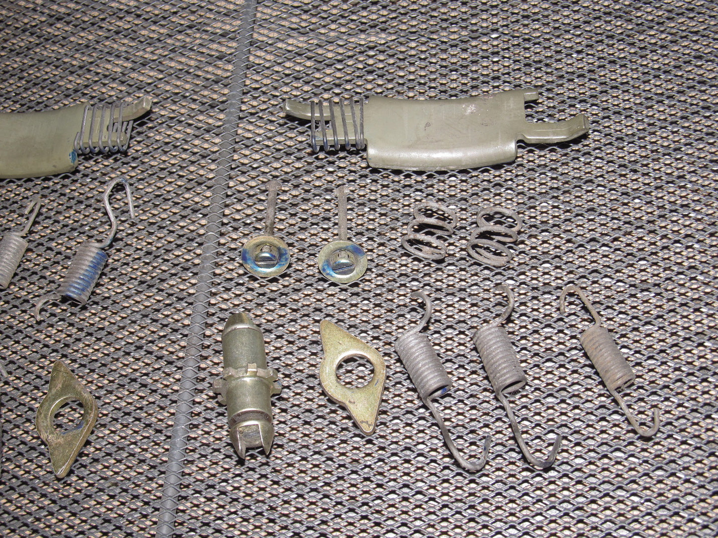90 91 92 93 94 95 96 Nissan 300zx OEM Rear Drum Brake Hardware