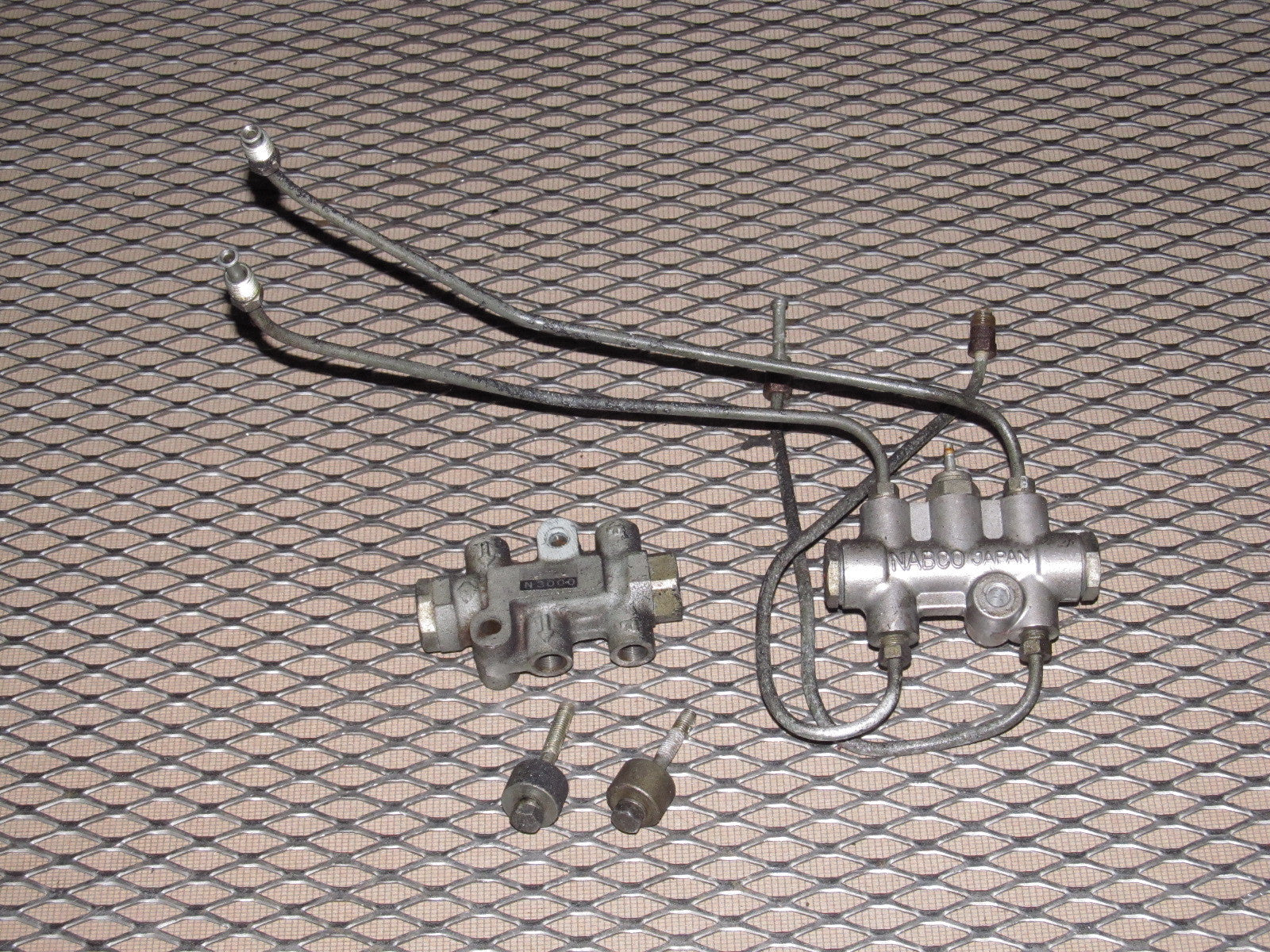 72 73 Datsun 240z OEM Brake Proportional Valve