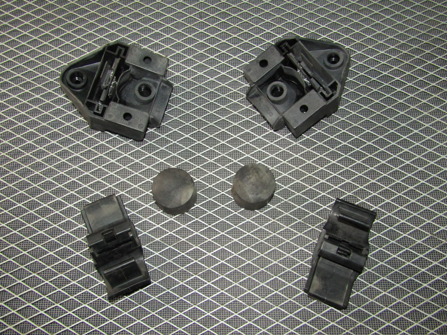 1992-1995 BMW 325 OEM Radiator Mounting Bracket