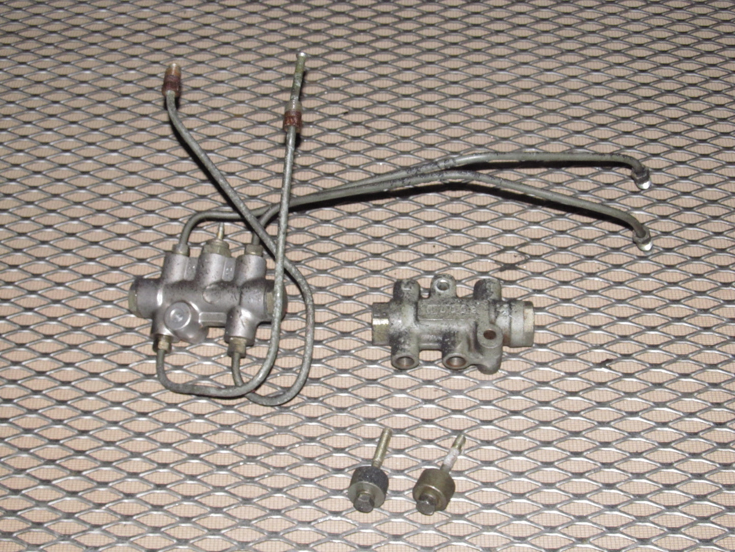 72 73 Datsun 240z OEM Brake Proportional Valve