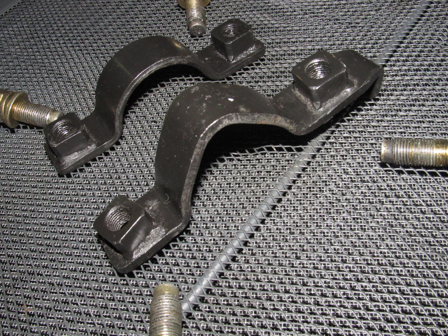 91 92 93 94 Nissan 240SX OEM Front Steering Rack Mounting Bracket