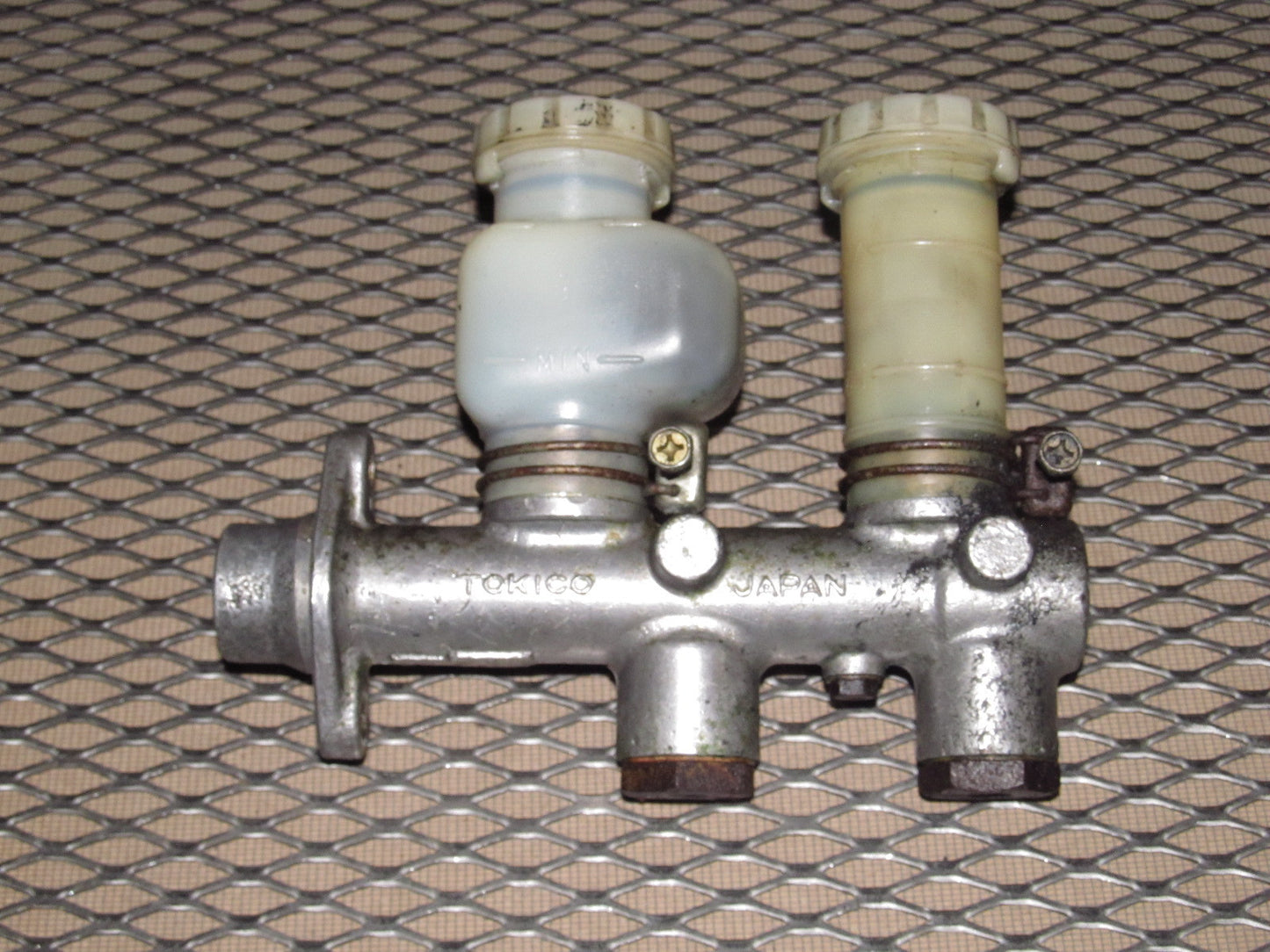 72 73 Datsun 240z OEM Master Brake Cylinder