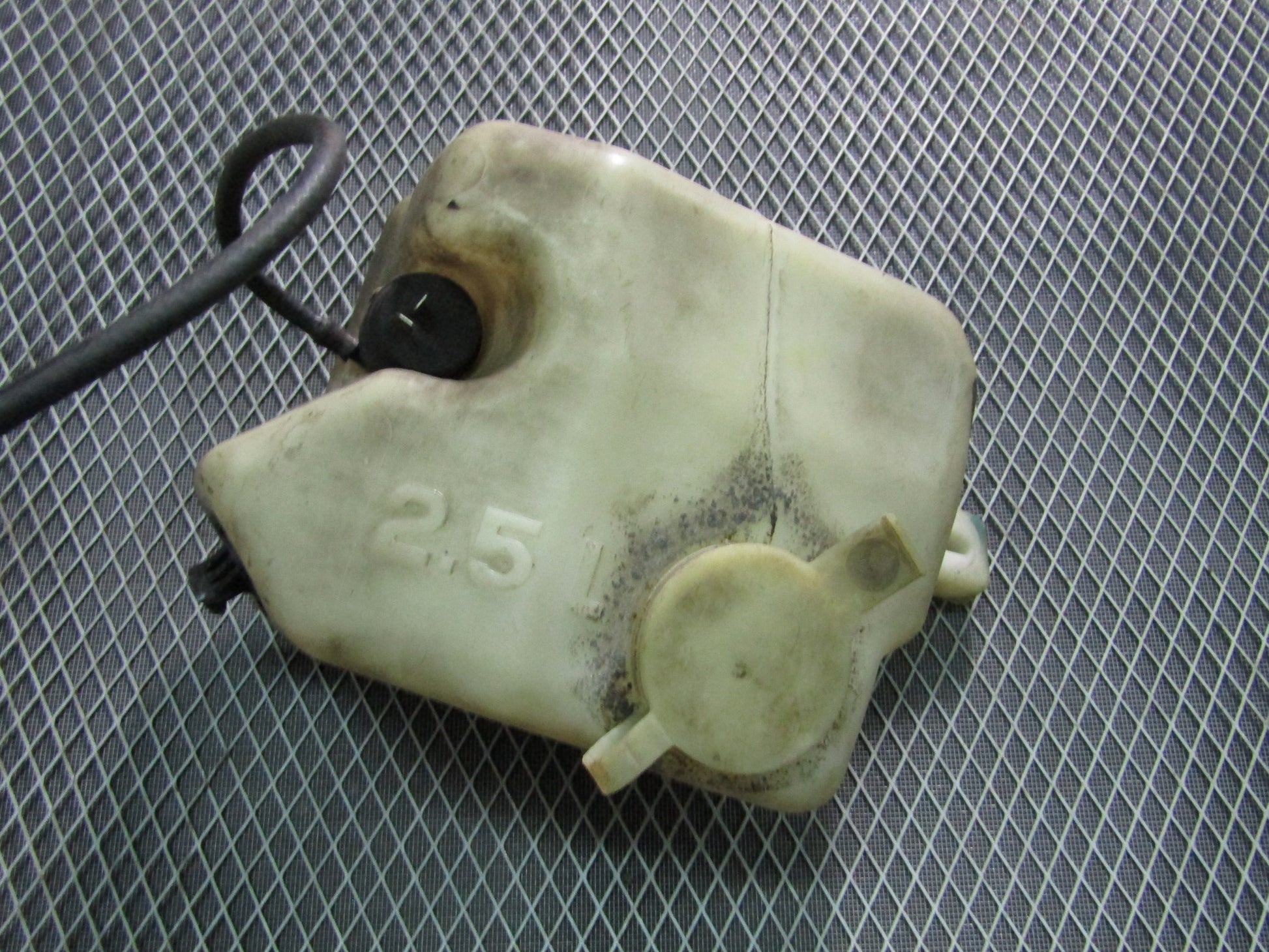 1992-1995 BMW 325 OEM Wiper Washer Tank Reservoir
