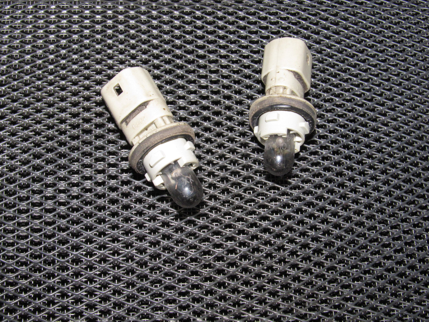 94 95 96 97 Mazda Miata OEM Front Side Marker Light Bulb Socket