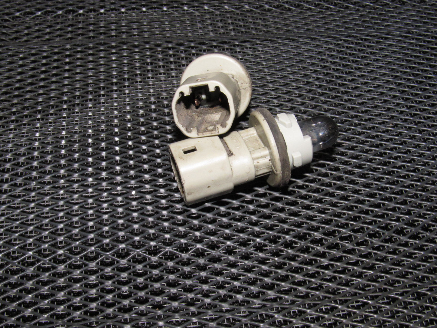 94 95 96 97 Mazda Miata OEM Front Side Marker Light Bulb Socket