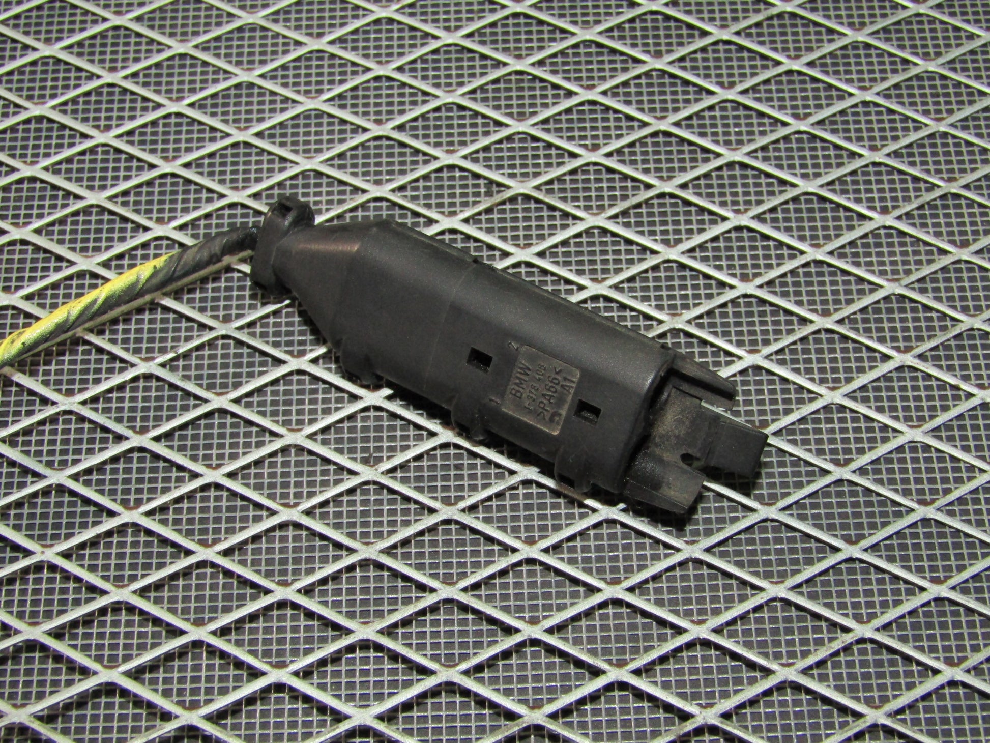 1992-1995 BMW 325 OEM Wiper Washer Tank Reservoir Pigtail Harness