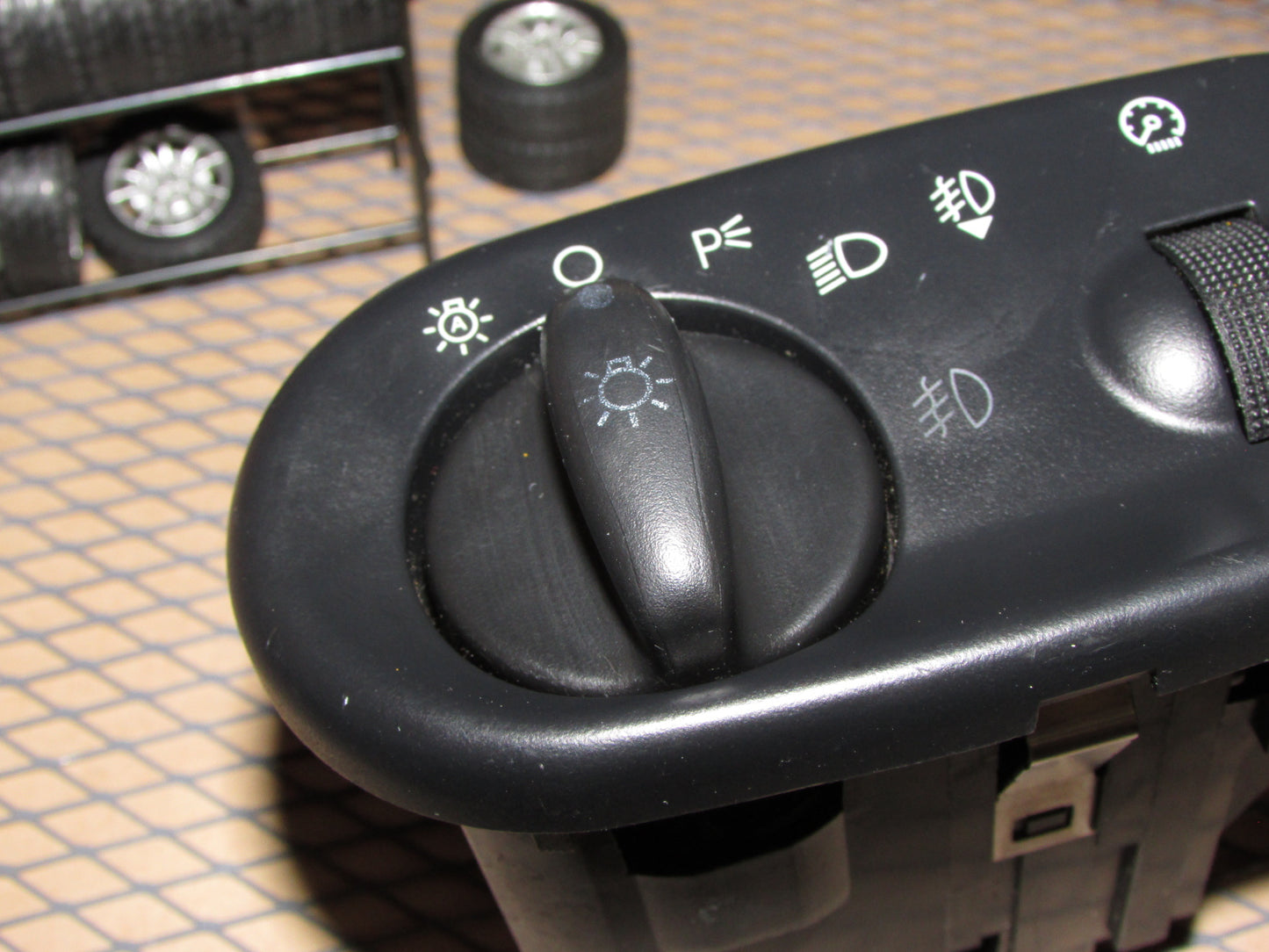 02 03 04 05 Ford Explorer OEM Headlight & illumination Dimmer Switch