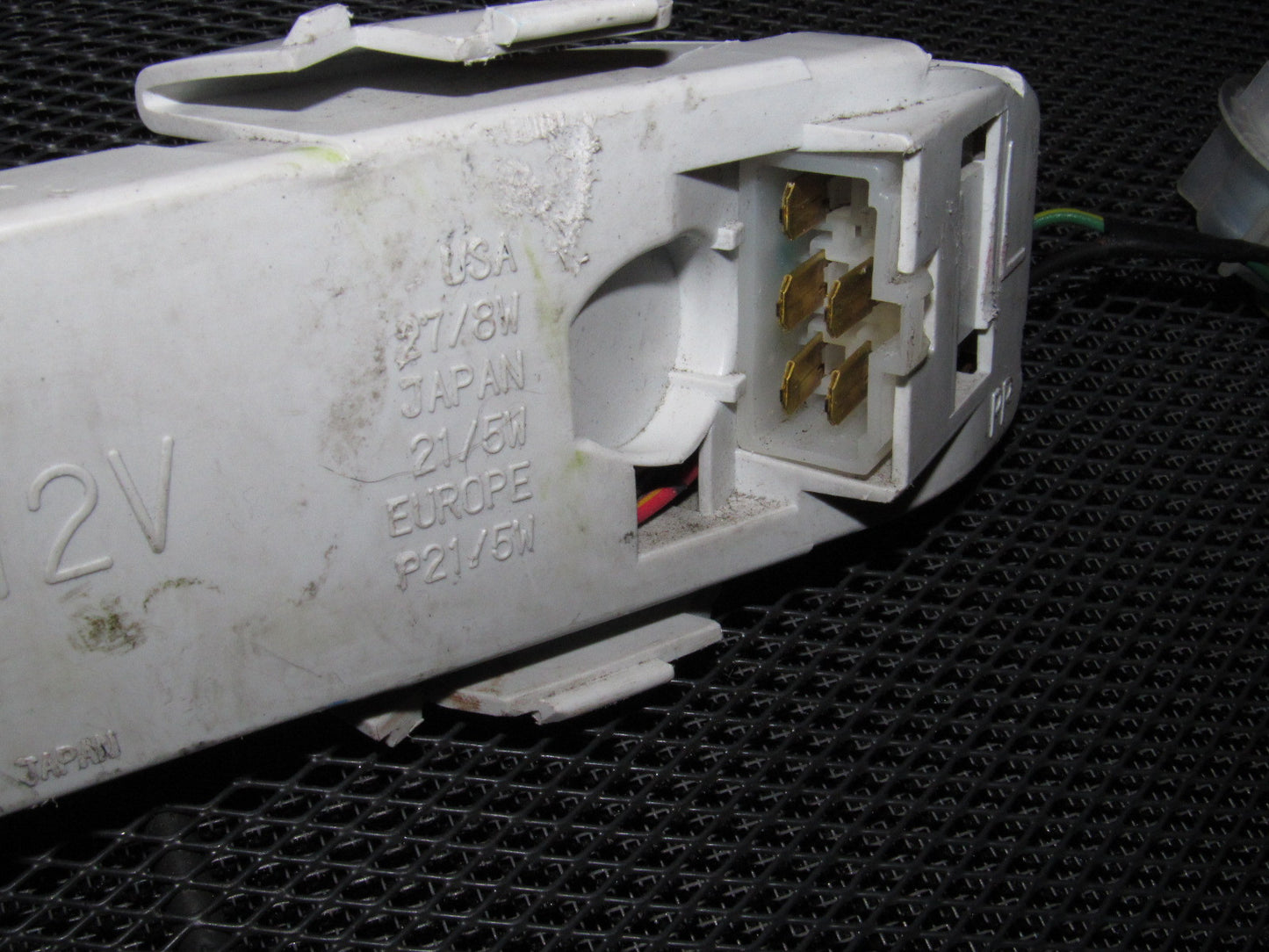 94 95 96 97 Mazda Miata OEM Tail Light Bulb Socket Panel - Left