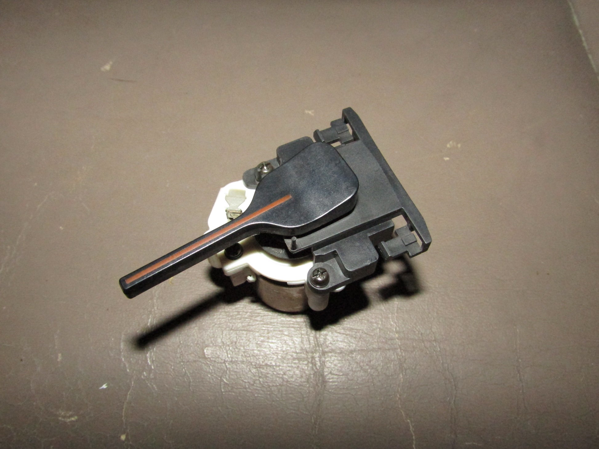 92 93 Lexus ES300 OEM Instrument Cluster Gauge Gas Fuel Needle Assembly