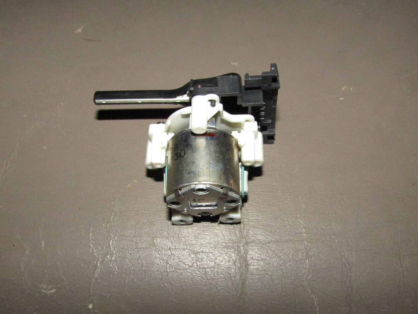 92 93 Lexus ES300 OEM Instrument Cluster Gauge Gas Fuel Needle Assembly