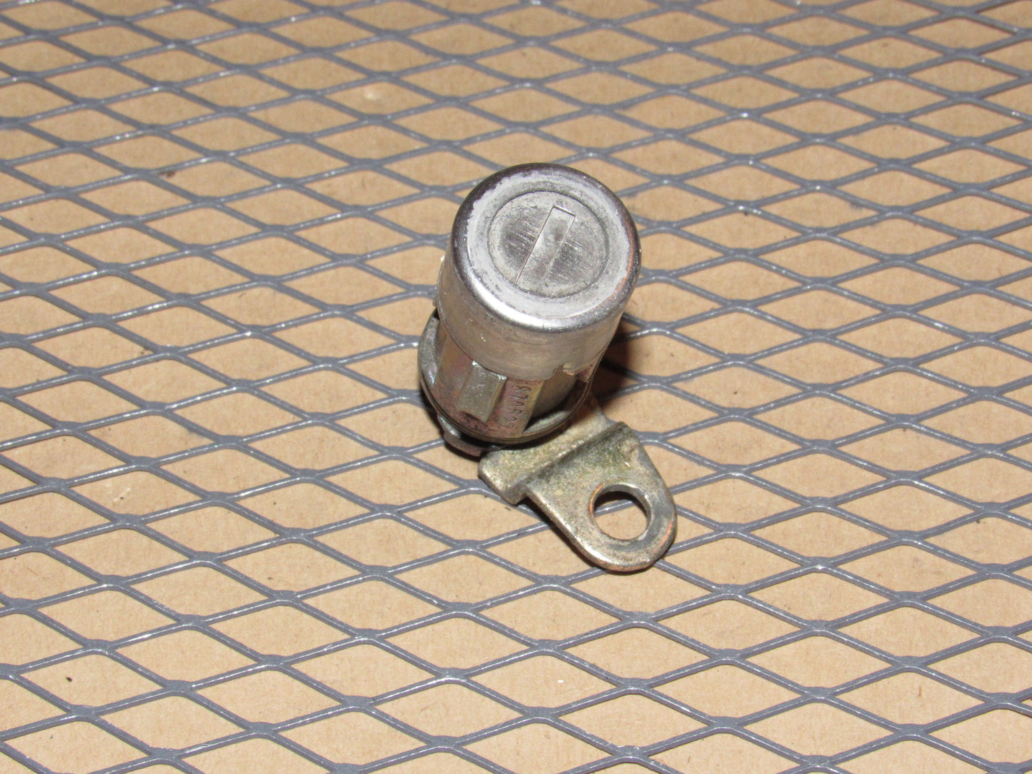 86 87 88 89 Hyundai Excel OEM Exterior Door Handle Lock Tumbler - Right