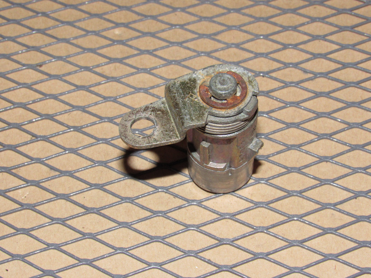 86 87 88 89 Hyundai Excel OEM Exterior Door Handle Lock Tumbler - Right