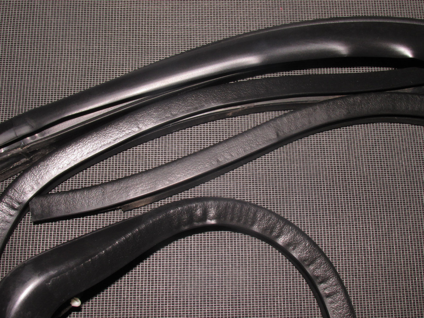 94 95 96 97 Mazda Miata OEM Convertible Windshield Weather Striping
