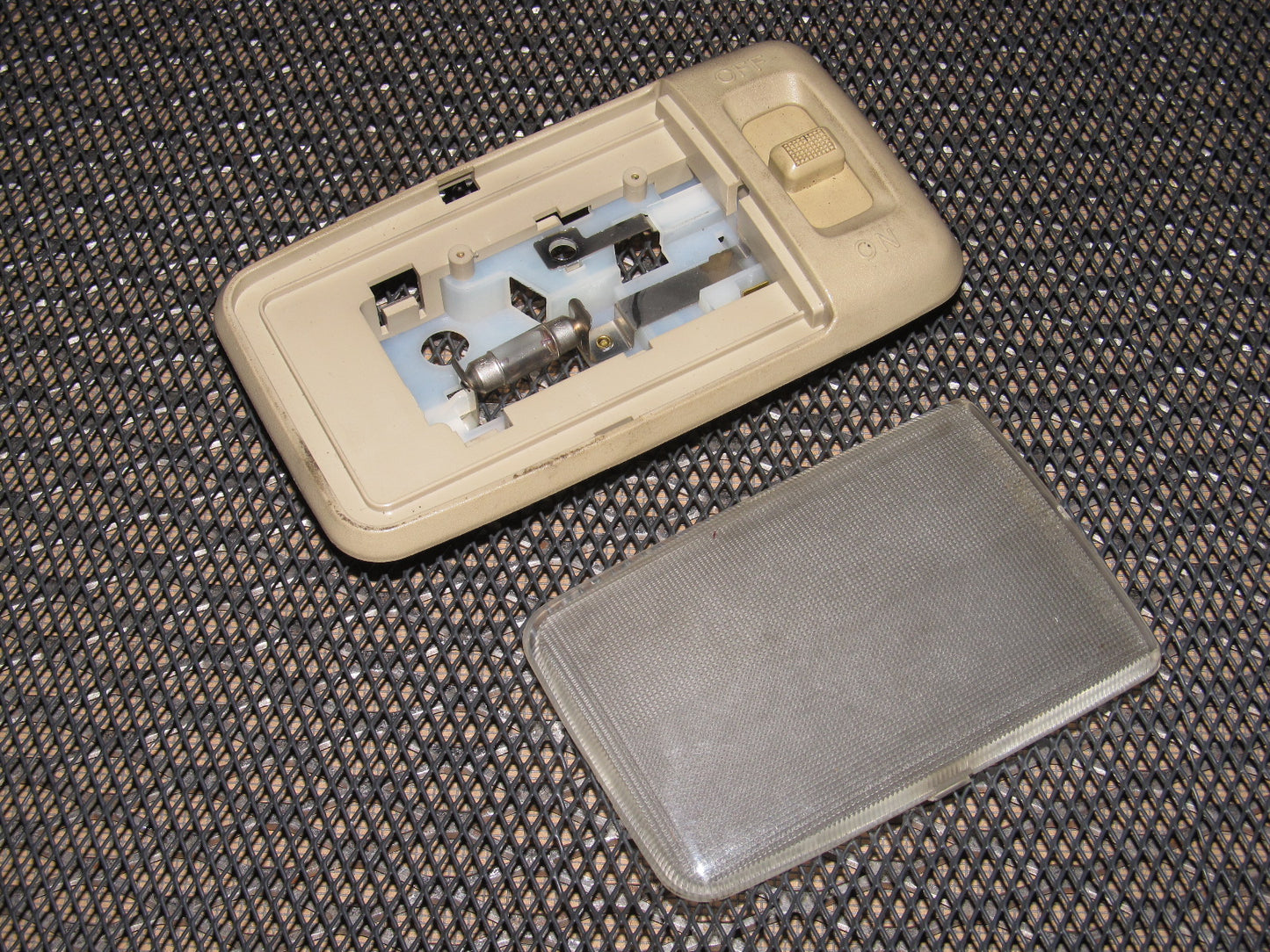 90 91 92 93 Acura Integra OEM Rear Dome Map Light