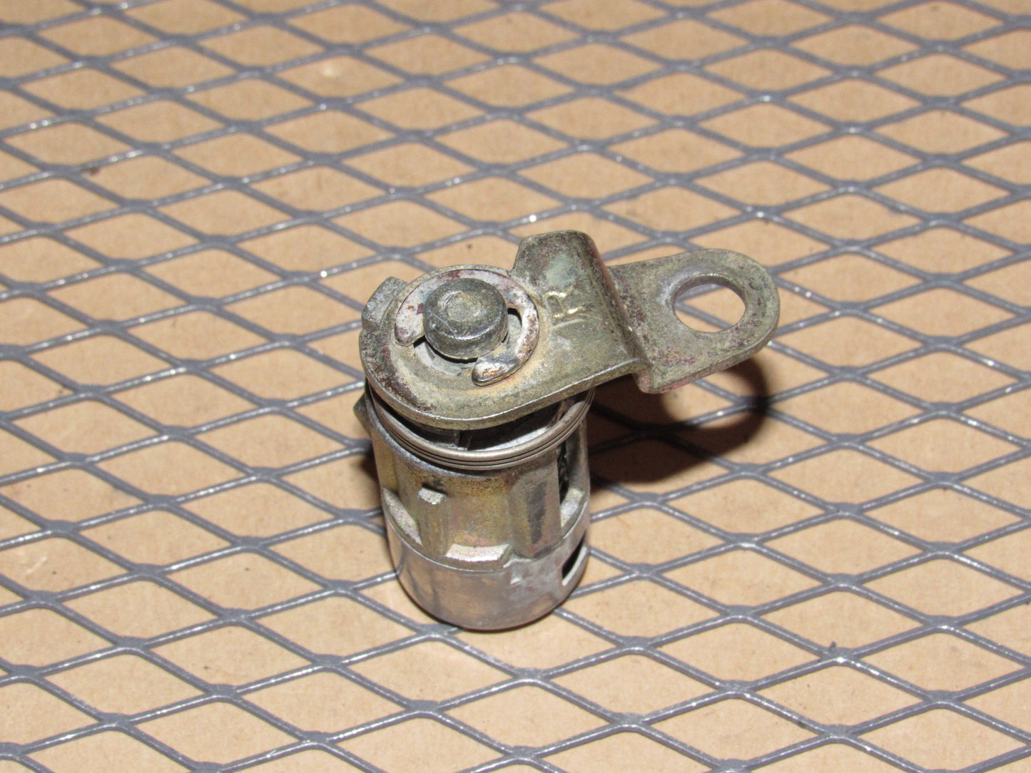 86 87 88 89 Hyundai Excel OEM Exterior Door Handle Lock Tumbler - Right