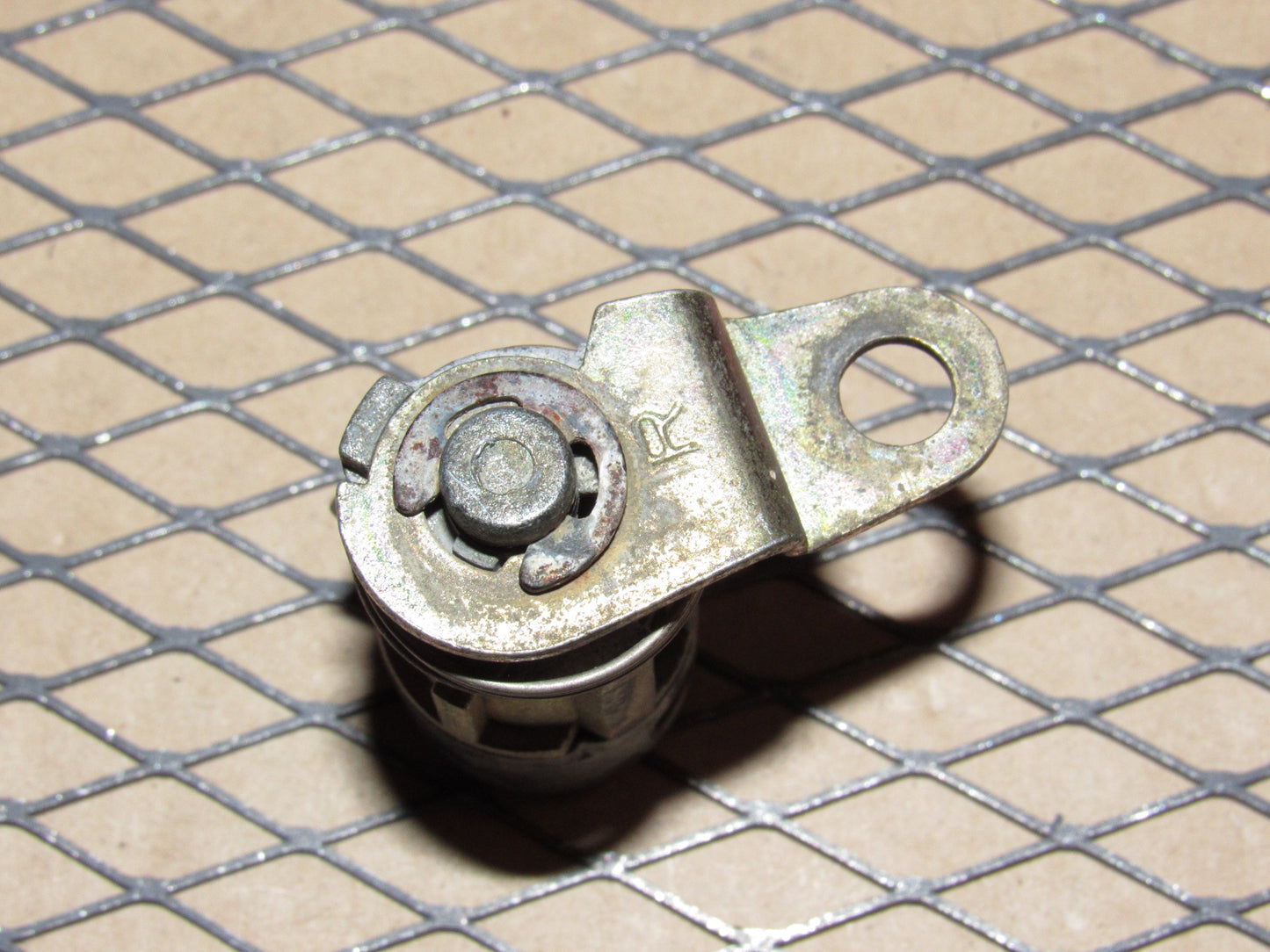 86 87 88 89 Hyundai Excel OEM Exterior Door Handle Lock Tumbler - Right