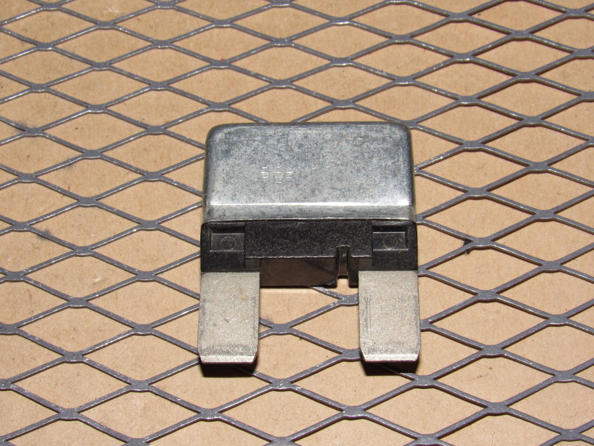 Ford Metal Maxi Fuse 10A / 3F2T 14526-AA – Autopartone