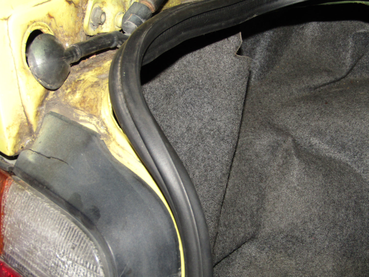 1992-1995 BMW 325 Sedan OEM Trunk Weather Stripping Rubber Seal