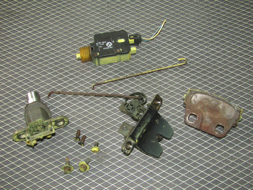 1992-1995 BMW 325 Sedan OEM Trunk Latch & Striker & Lock & Actuator