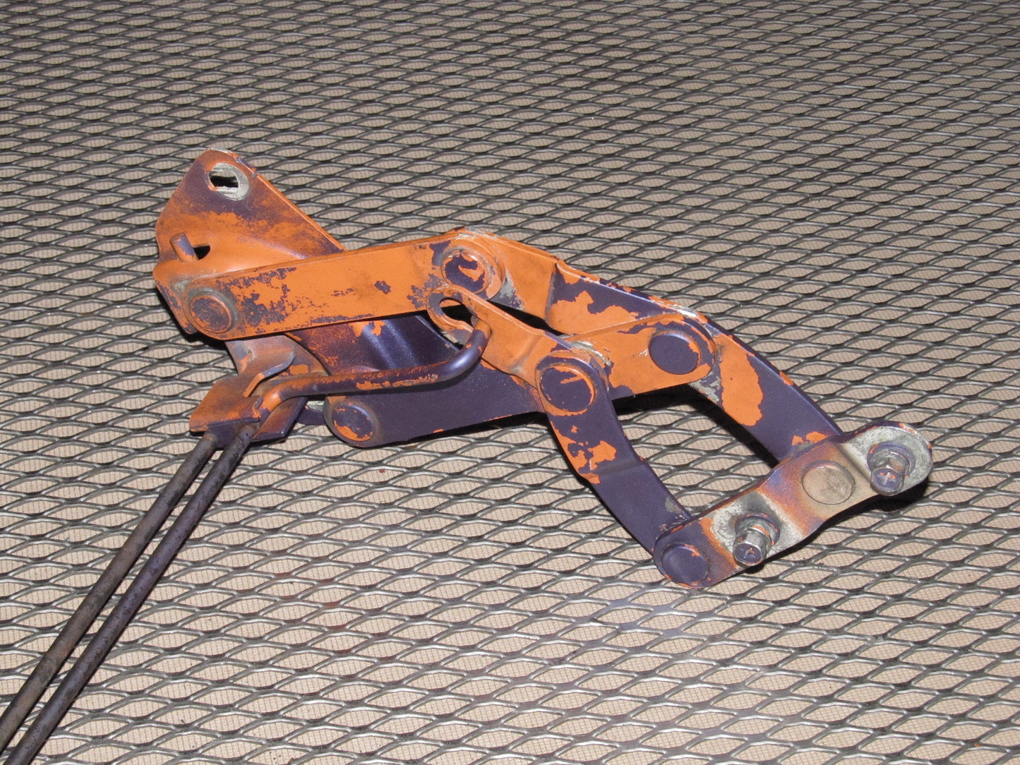 72 73 Datsun 240z OEM Hood Hinges & Torsion Rod – Autopartone