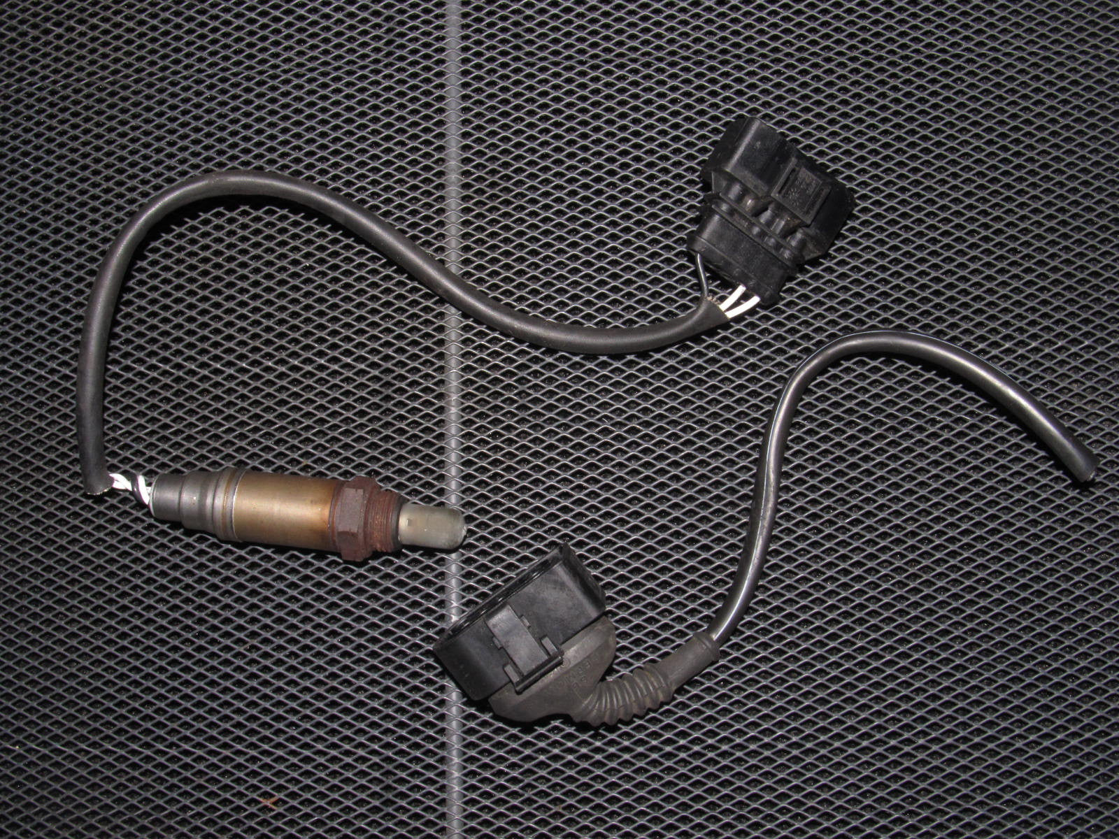 96-01 Audi A4 2.8L V6 OEM O2 Oxygen Sensor - 3 wires