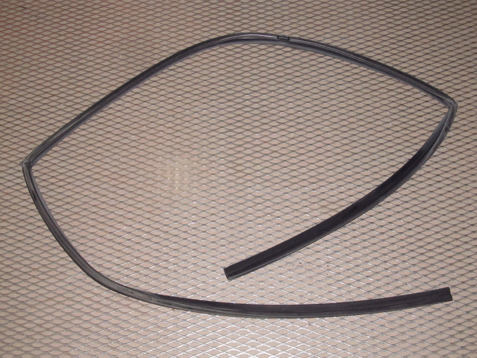 89 90 91 Mazda RX7 OEM Door Window Guide Weather Stripping Rubber Seal - Right
