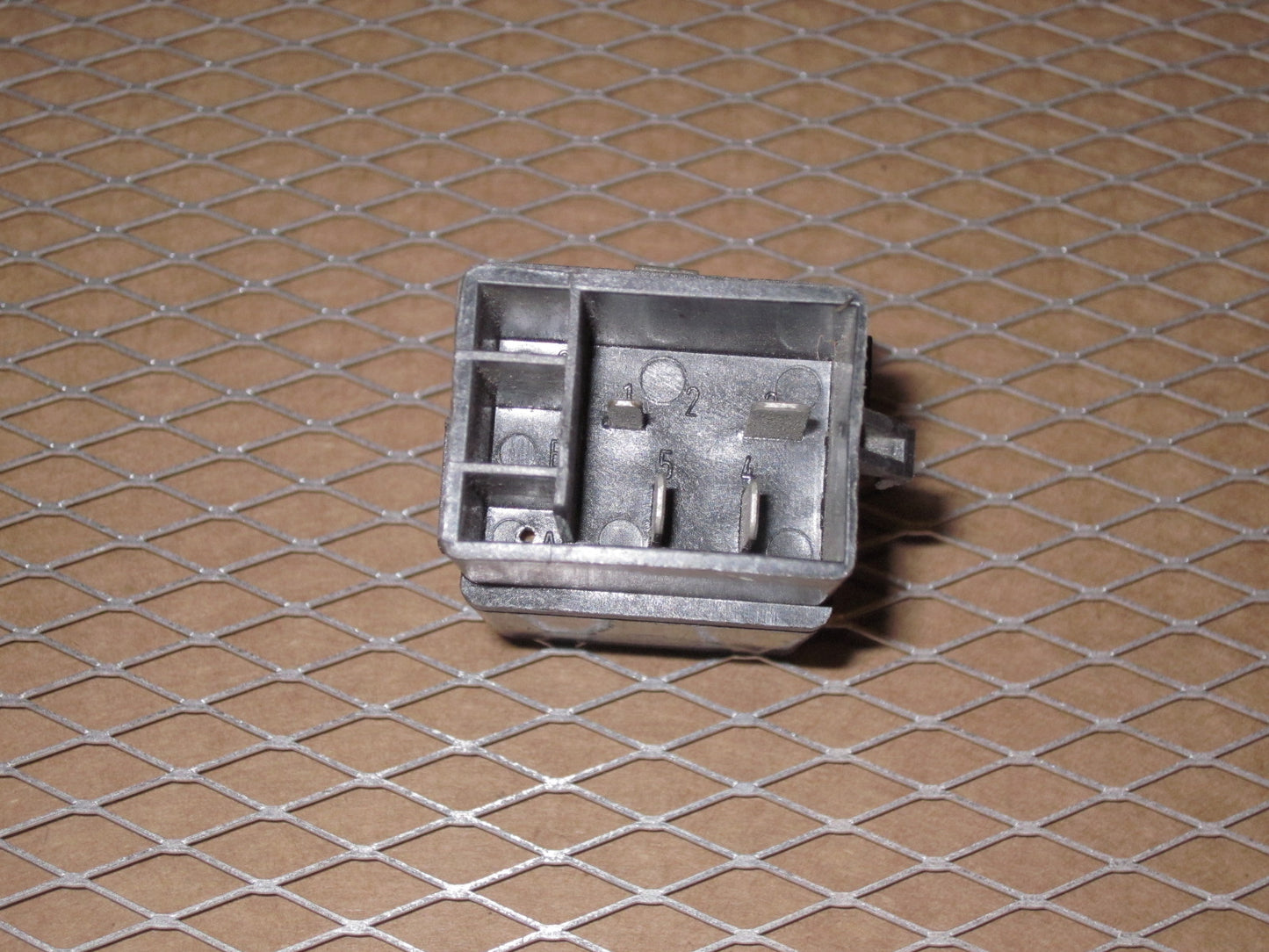 Ford Relay E6LB-6C625-AA