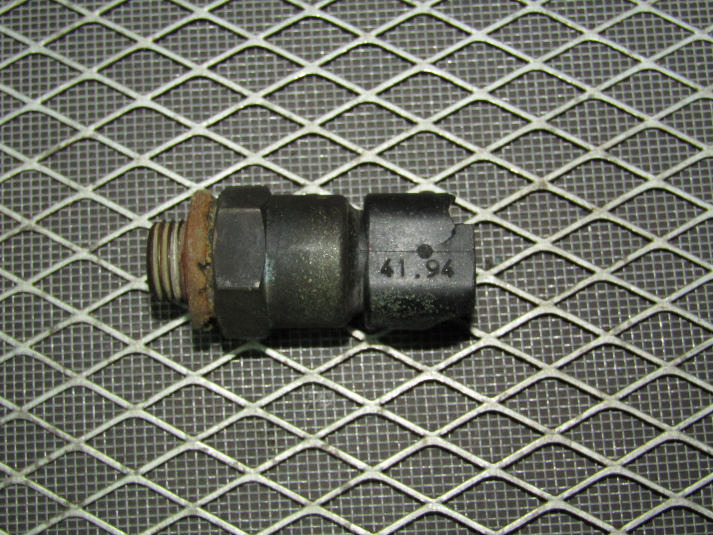 92 93 94 95 BMW 325 OEM Radiator Coolant Temperature Sensor