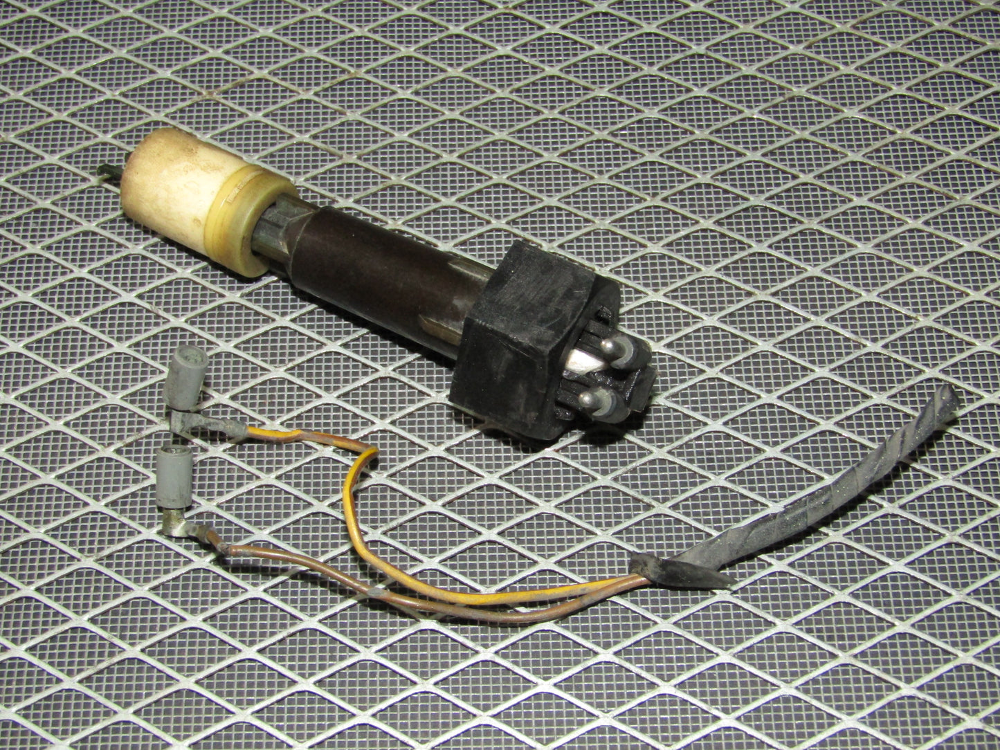 92 93 94 95 BMW 325 OEM Radiator Coolant Level Sensor