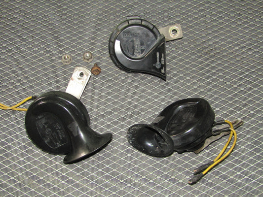 92 93 94 95 BMW 325 OEM Exterior Horn Set